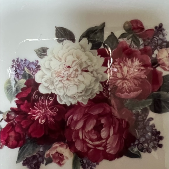 Lovely Gold Rimmed 8” plate by Glynda Turley. - Picture 5 of 7